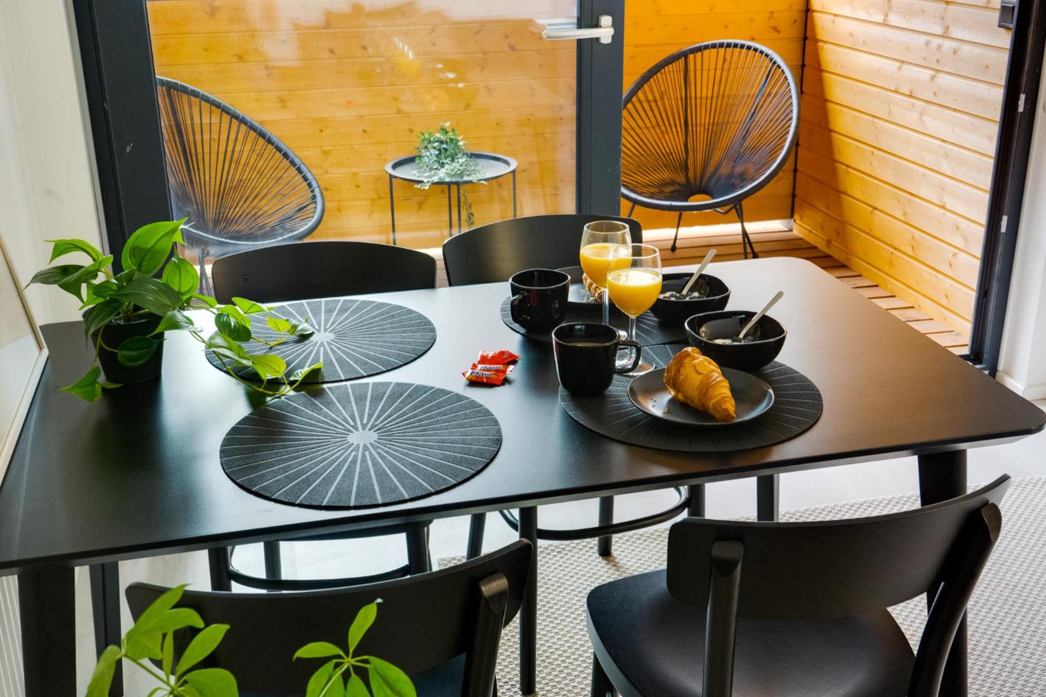 Excellent location! In the city centre, stylish apartment 1 room, kitchen and balcony view 2