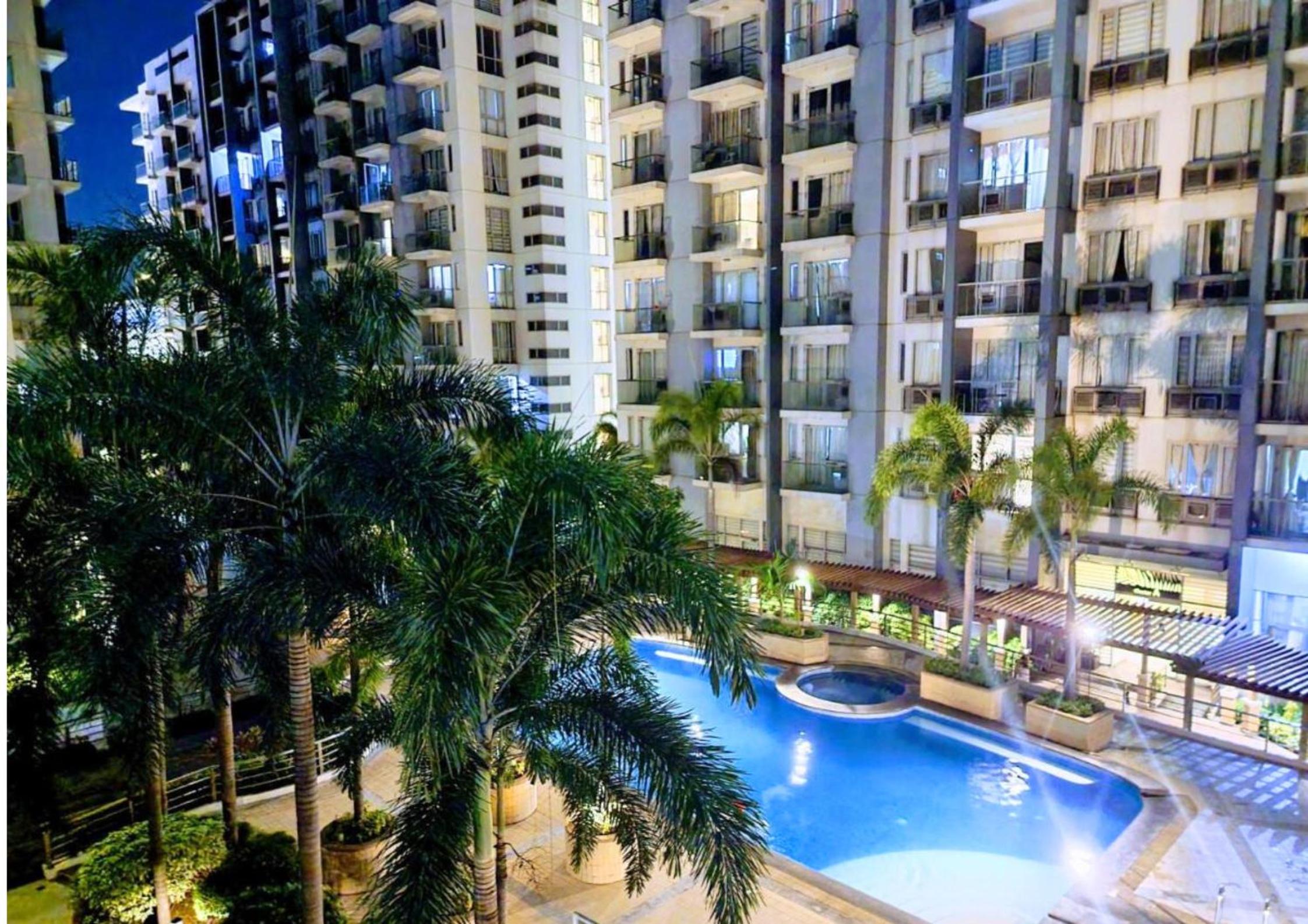Studio 9M FL w/ Balcony across Terminal 3 Airport view 3