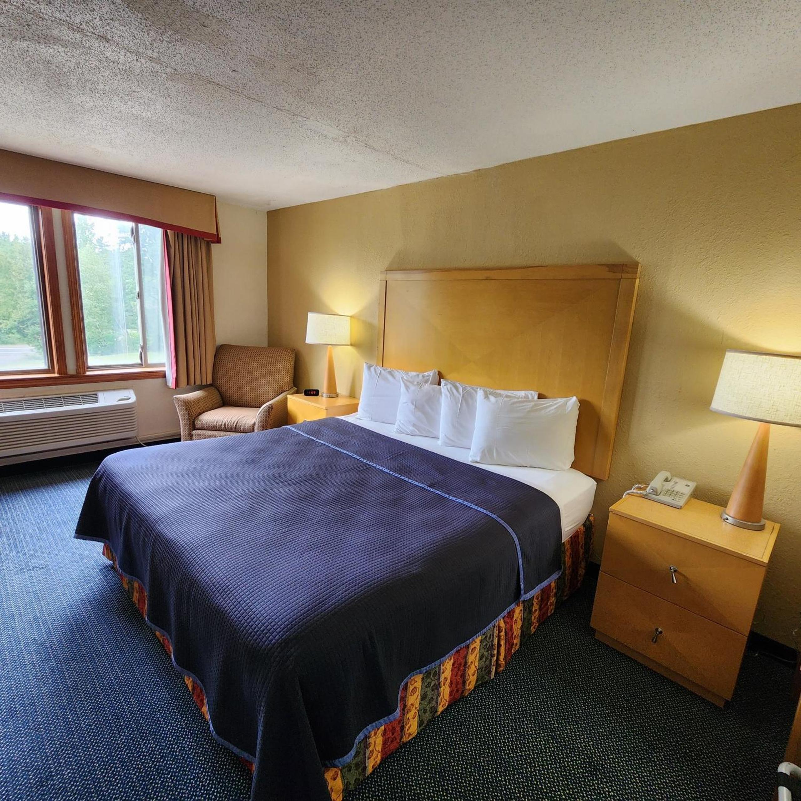 Katahdin Inn & Suites