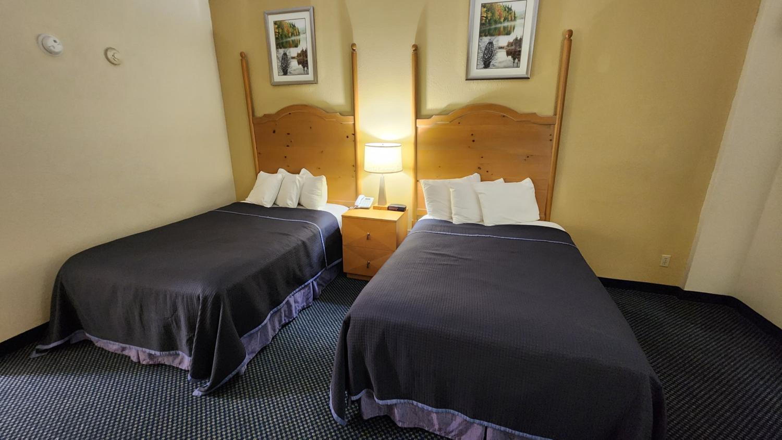 Katahdin Inn & Suites