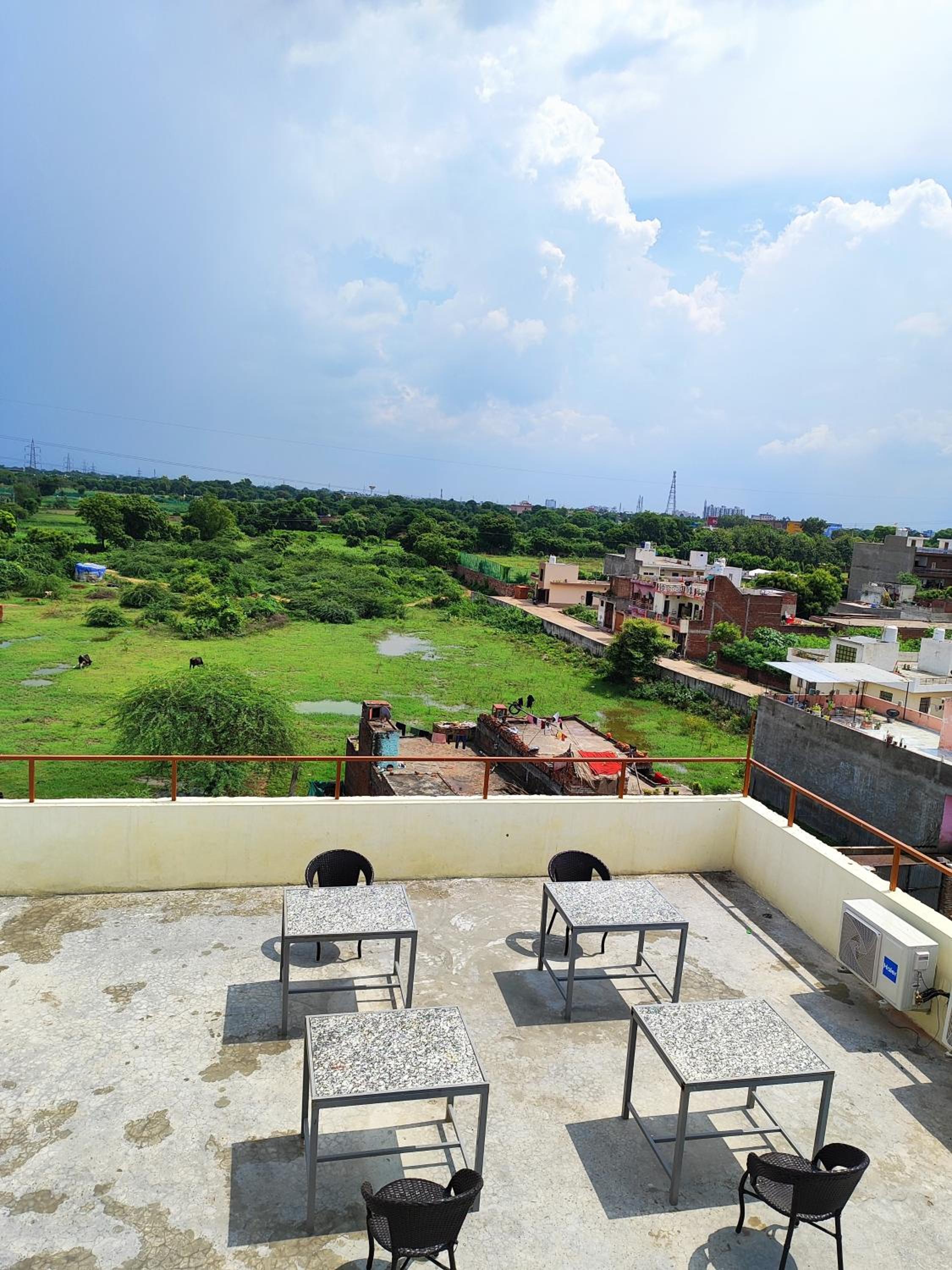 Sunrise Homestay Agra Near Taj Mahal