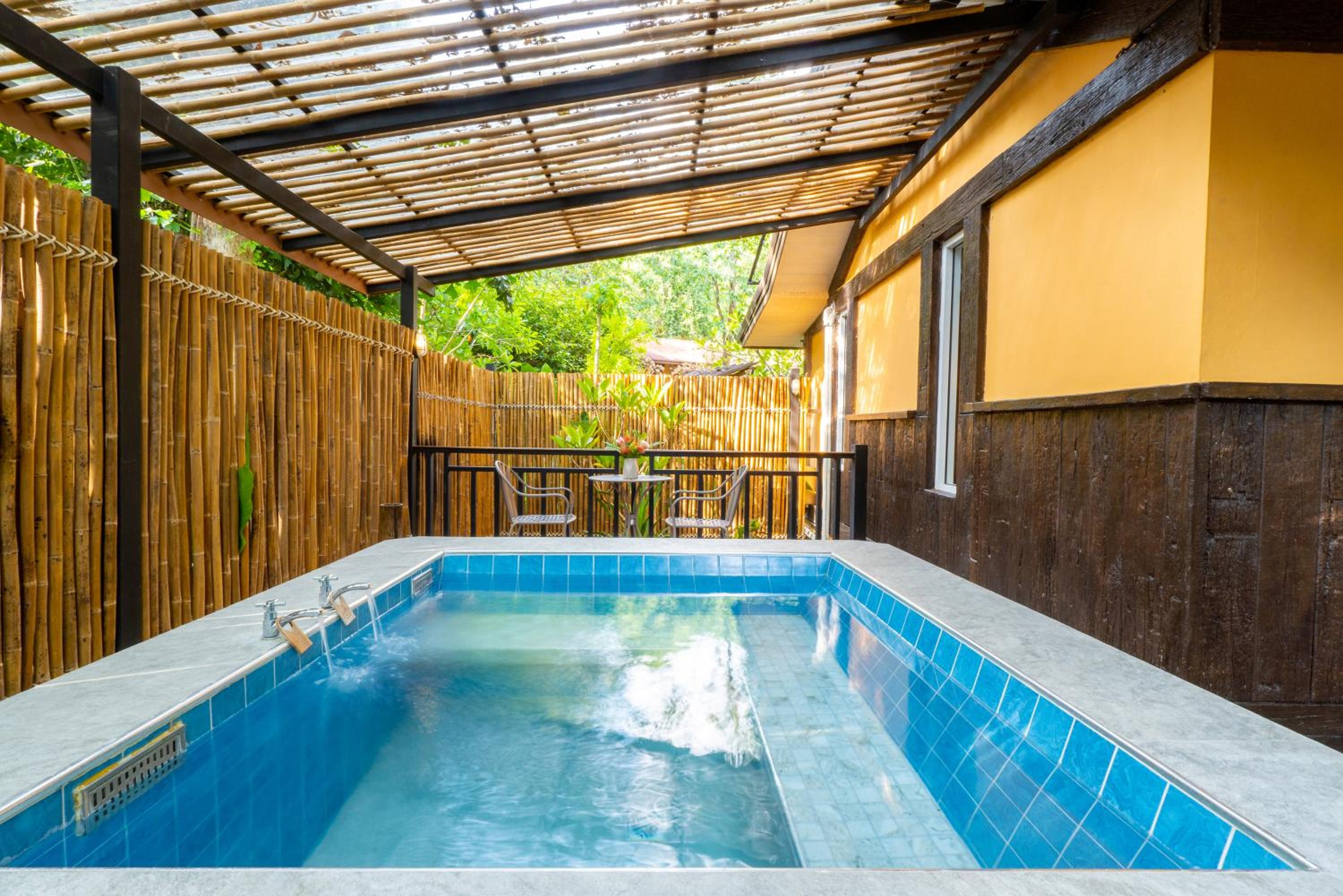 Home Phutoey River Kwai Hotspring & Nature Resort