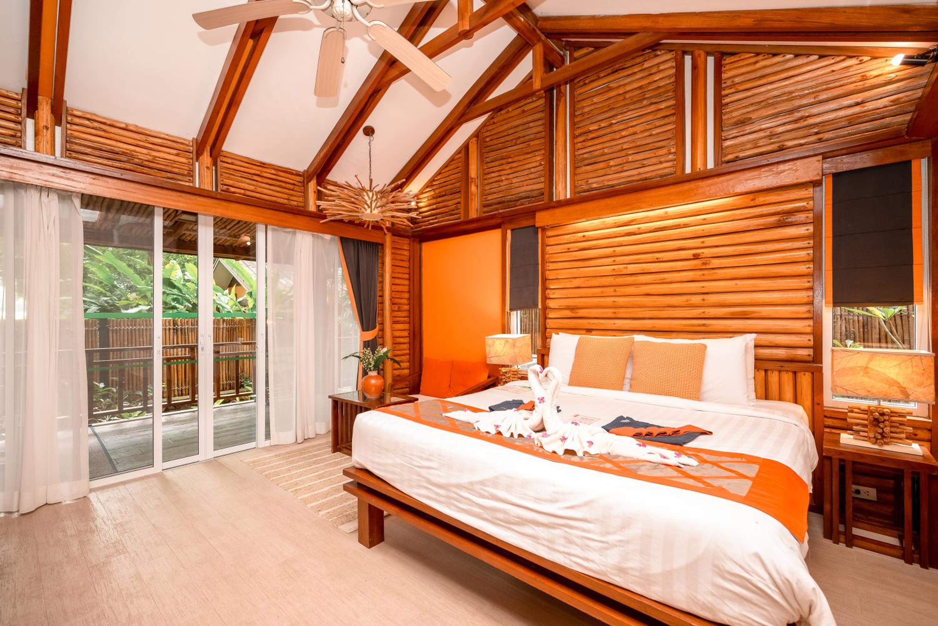 Home Phutoey River Kwai Hotspring & Nature Resort