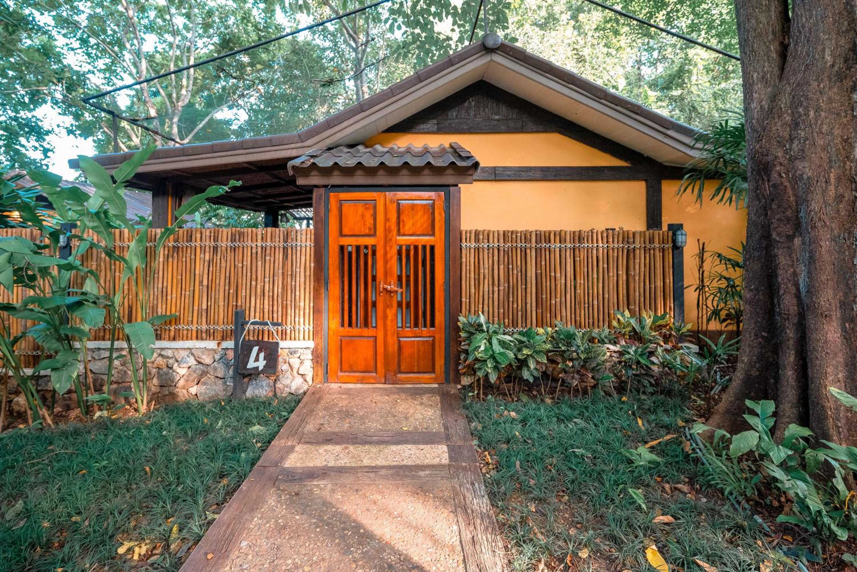 Home Phutoey River Kwai Hotspring & Nature Resort