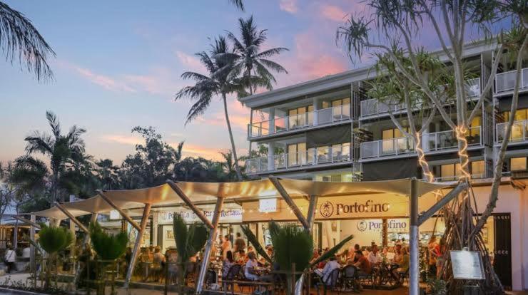 Luxury 2 Bed Palm Cove Unit, Pool & Partial Ocean View from 2nd Floor