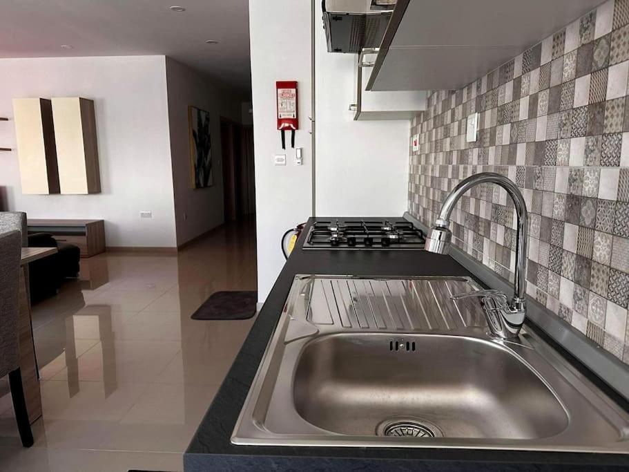 Marsaxlokk, Cozy, Spacious 3 Bedroom Maisonette, 1 min walk from Seafront view 4