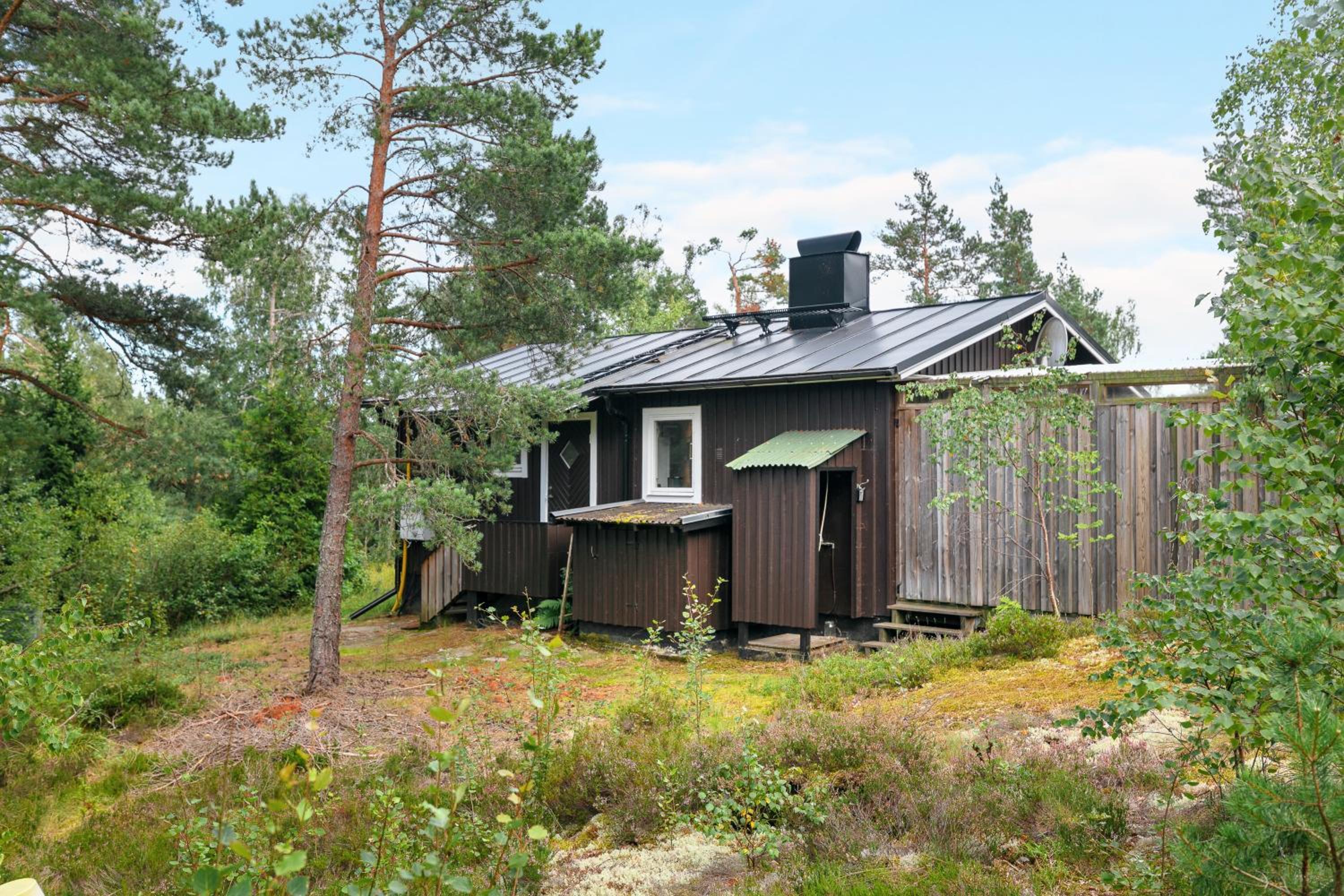 Family Holiday Home in Ingarö view 3