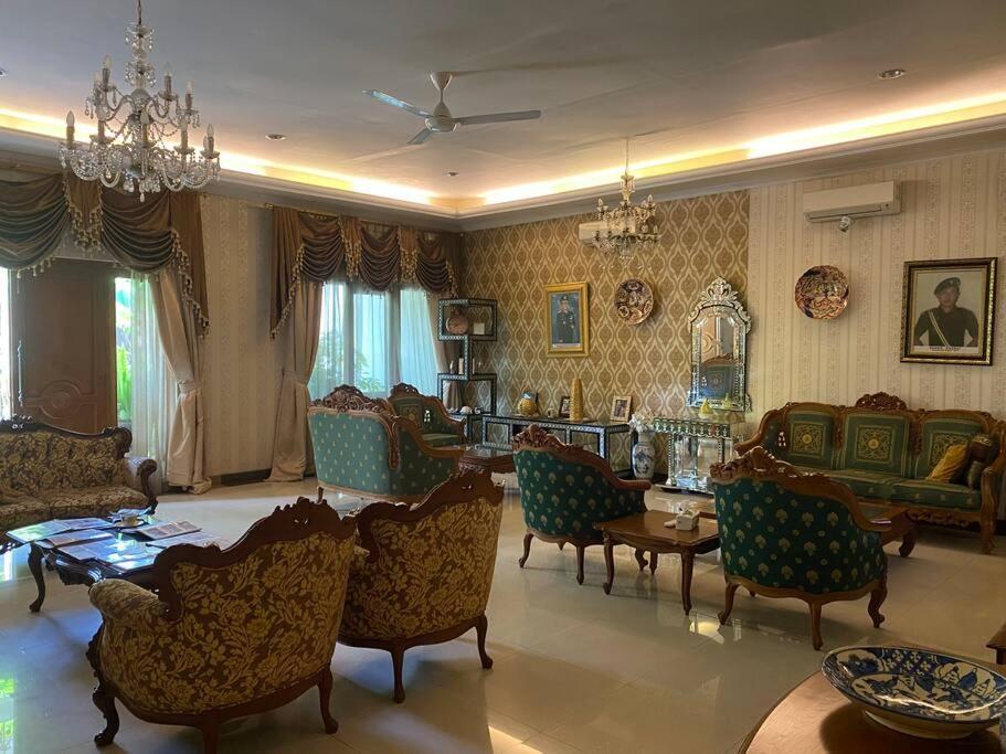 Aldeoz Ndalem Marwatan Surakarta view 3