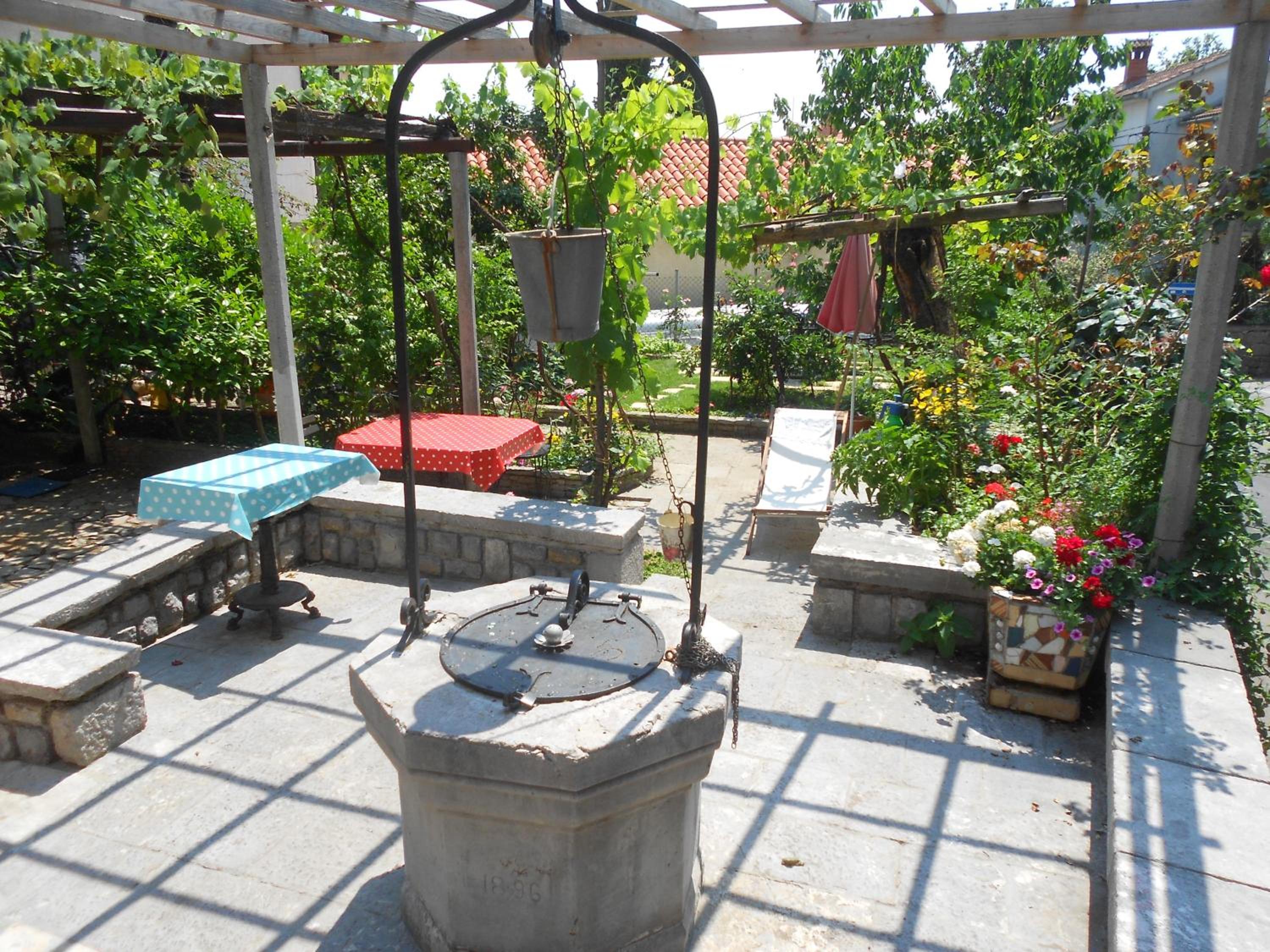 Guesthouse Kuća na šterne view 5