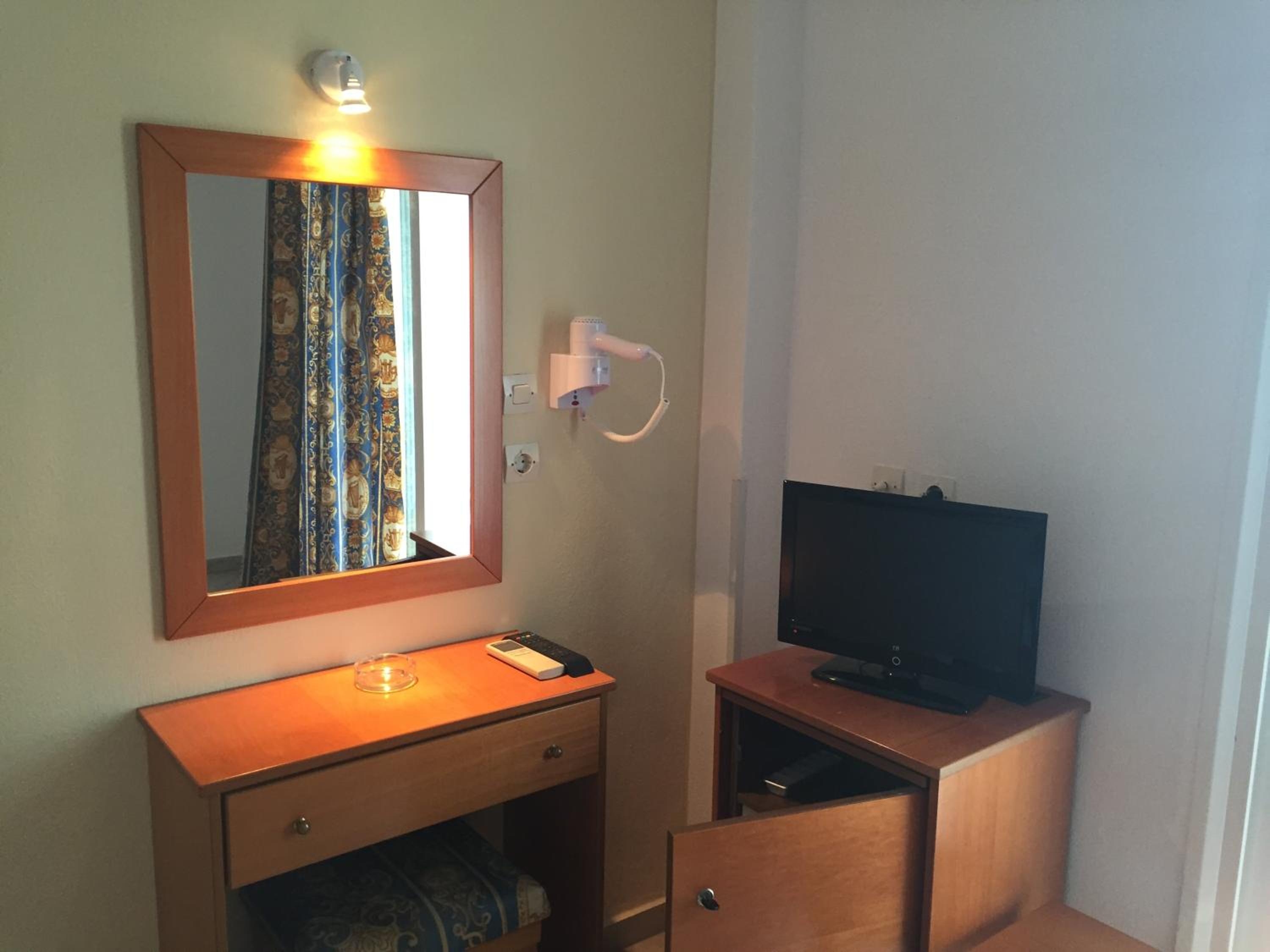 Iris Hotel, photo 28