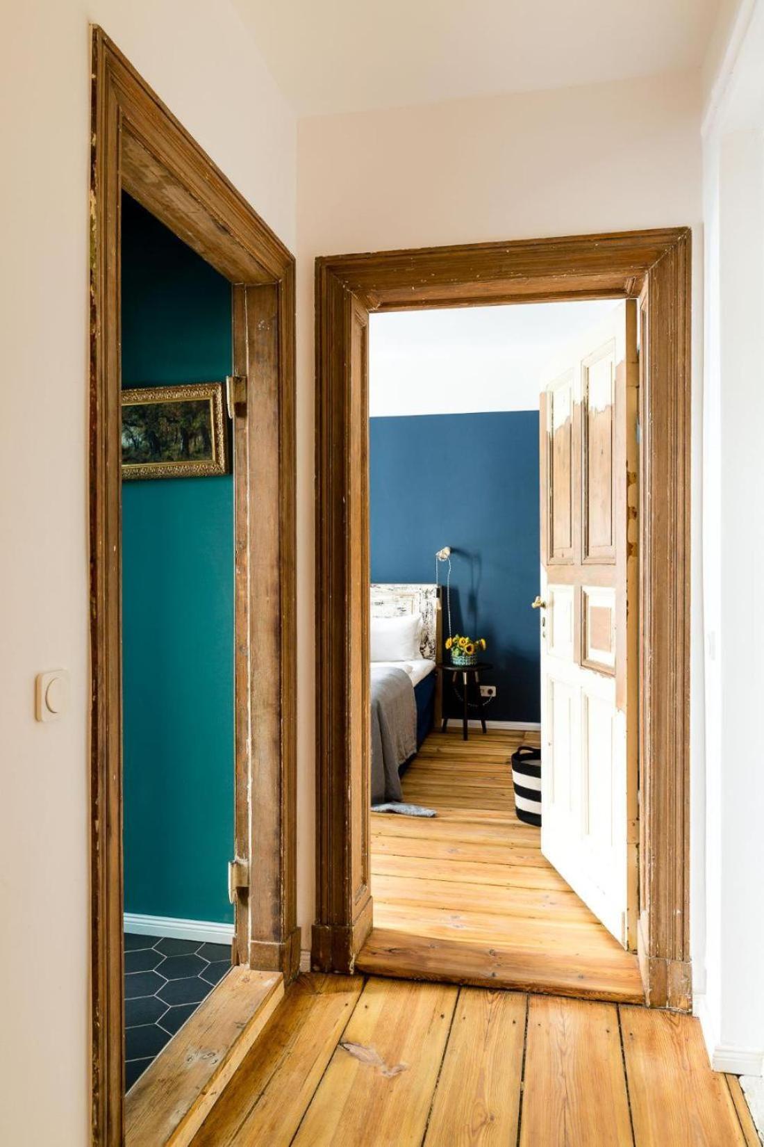 One Bedroom Apartment with Balcony H12
