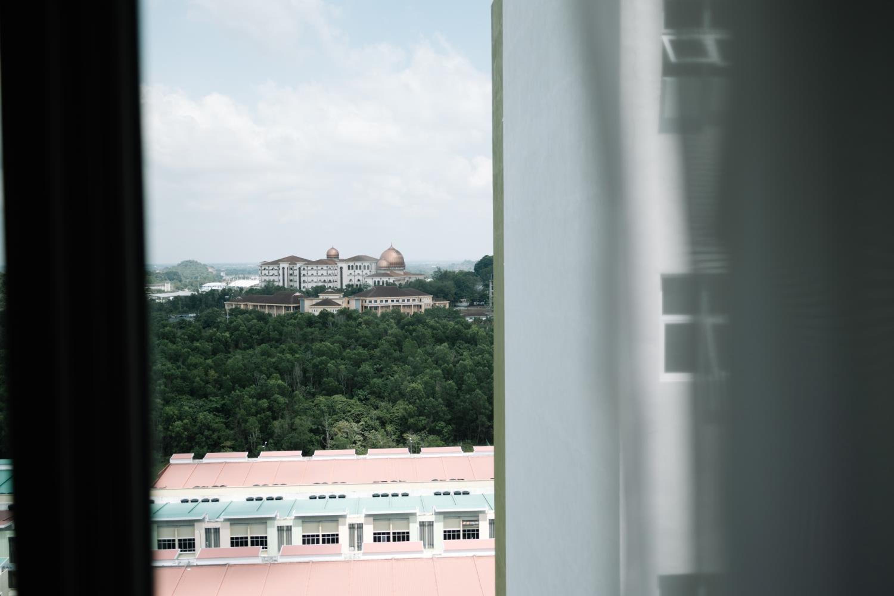 Mahkota Valley Suite by Timorra photo 3