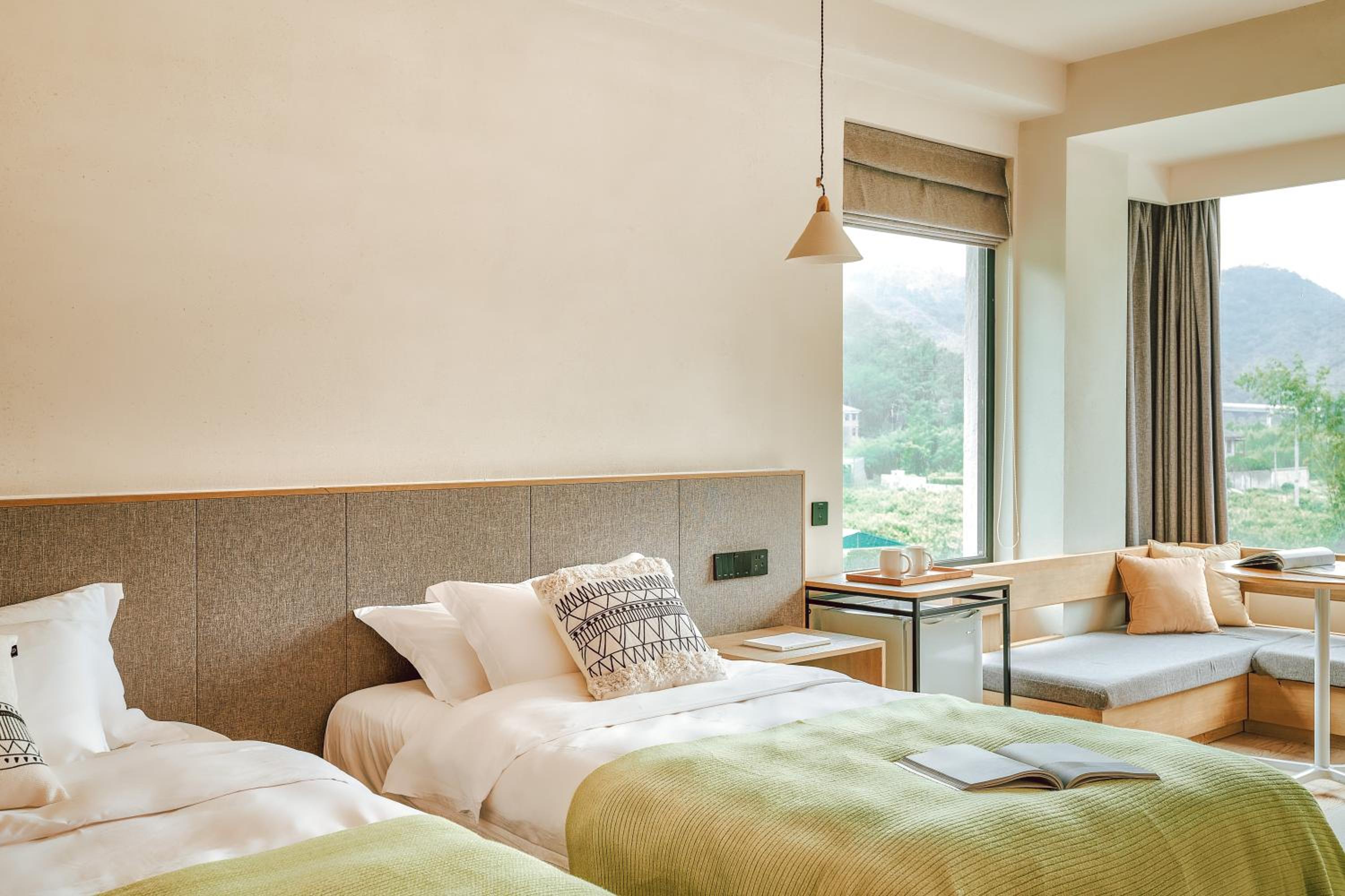 Creek Moganshan Design B&B
