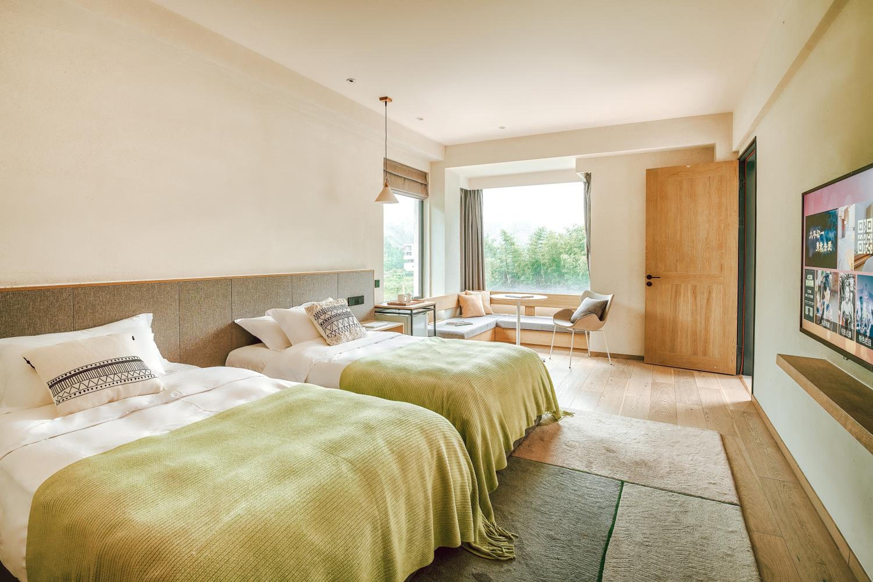 Creek Moganshan Design B&B