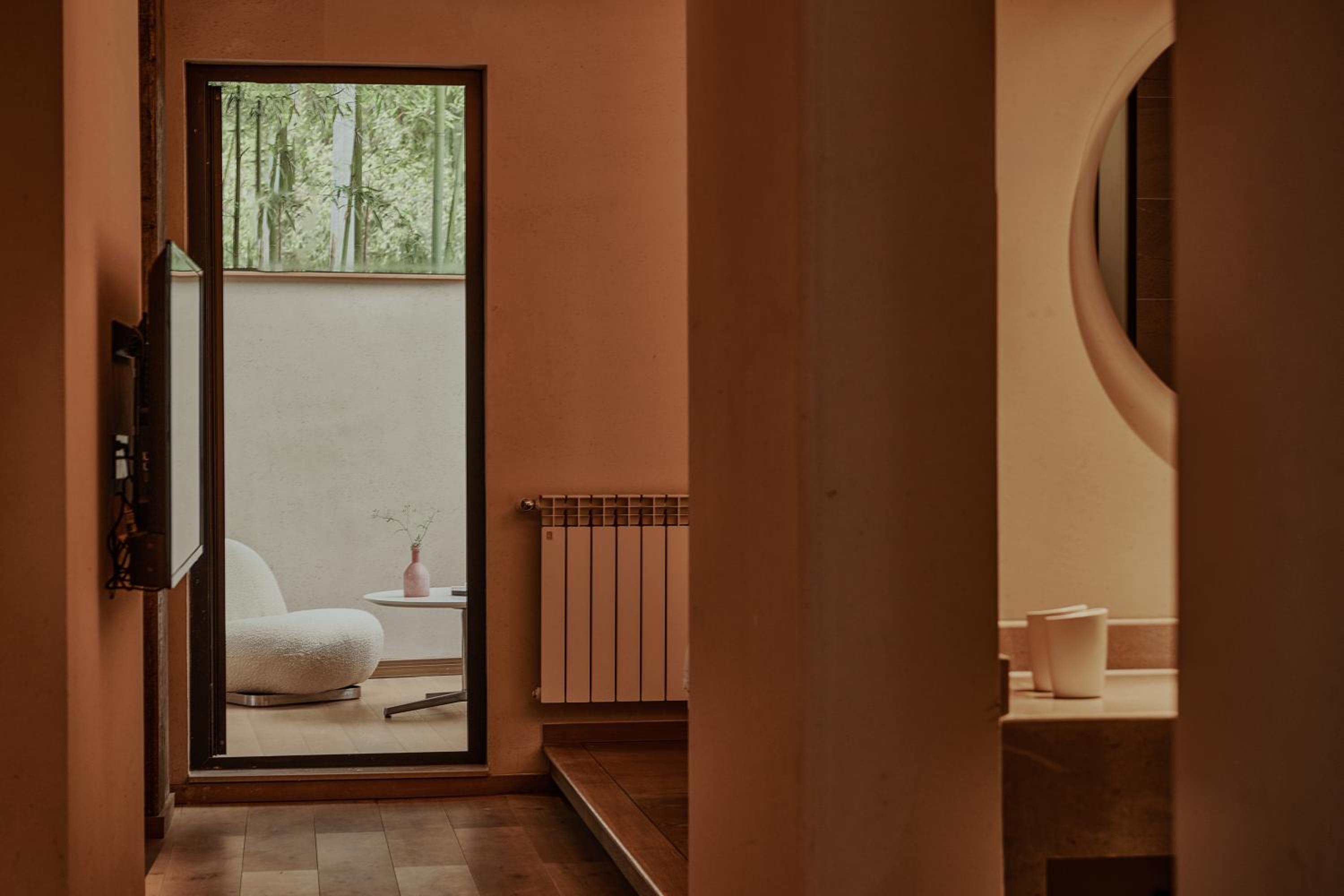 Creek Moganshan Design B&B