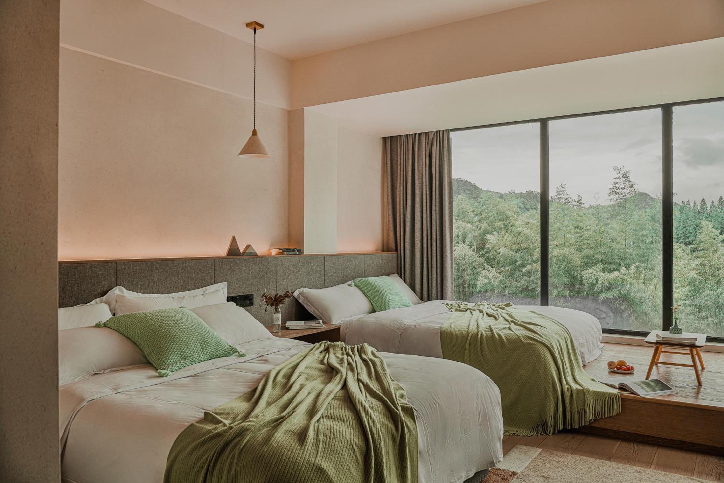 Creek Moganshan Design B&B