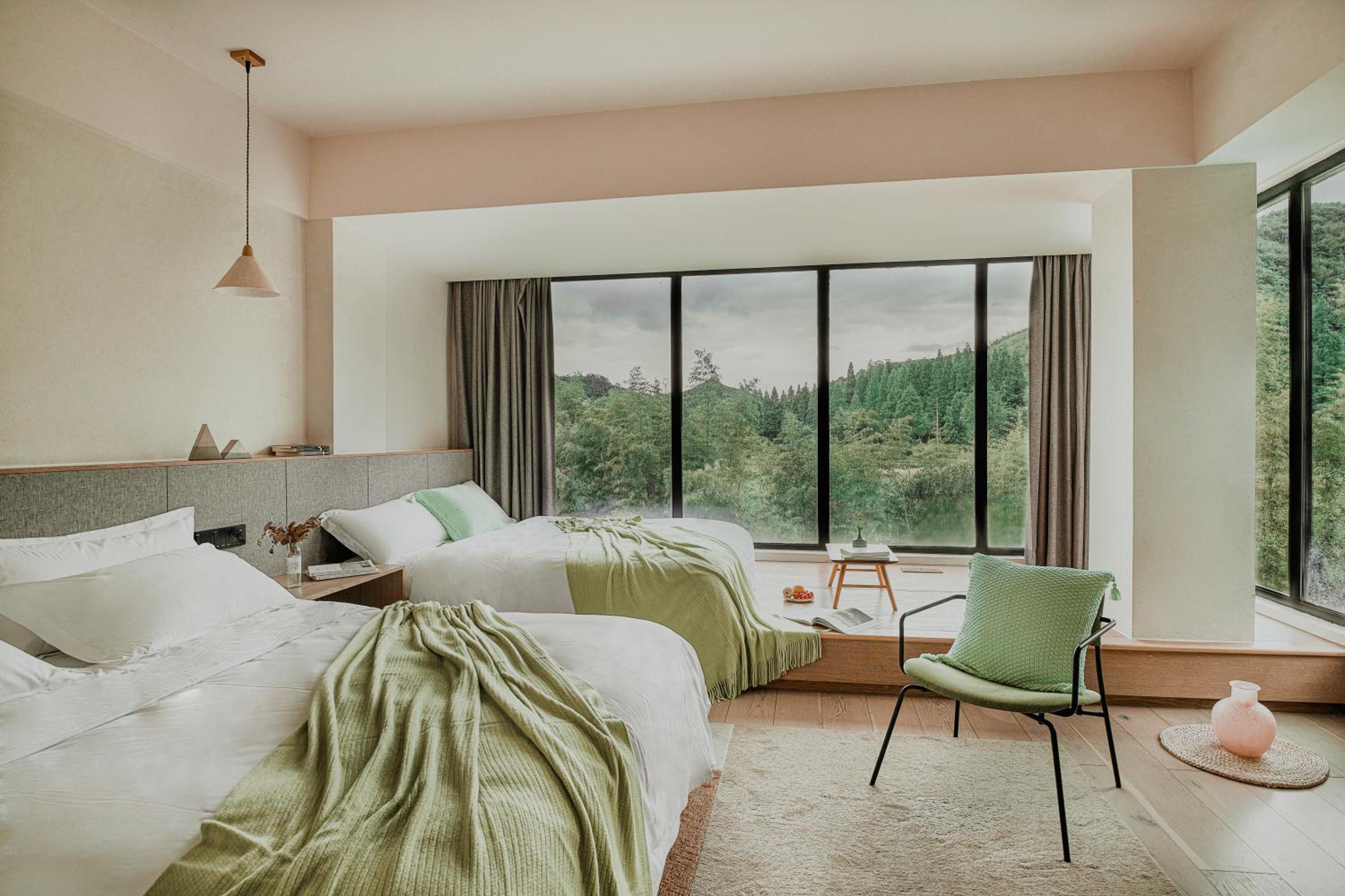 Creek Moganshan Design B&B