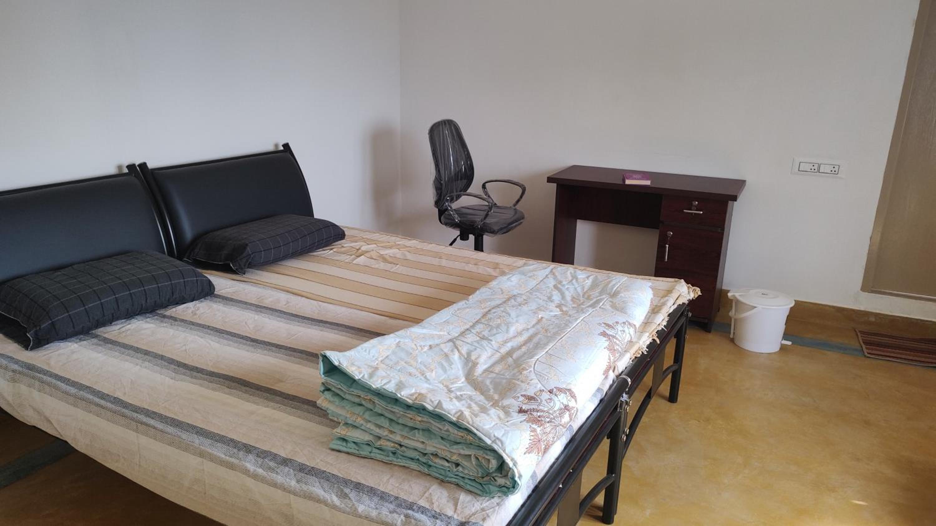 Karimbummel House- A room with spacious Balcony view 4