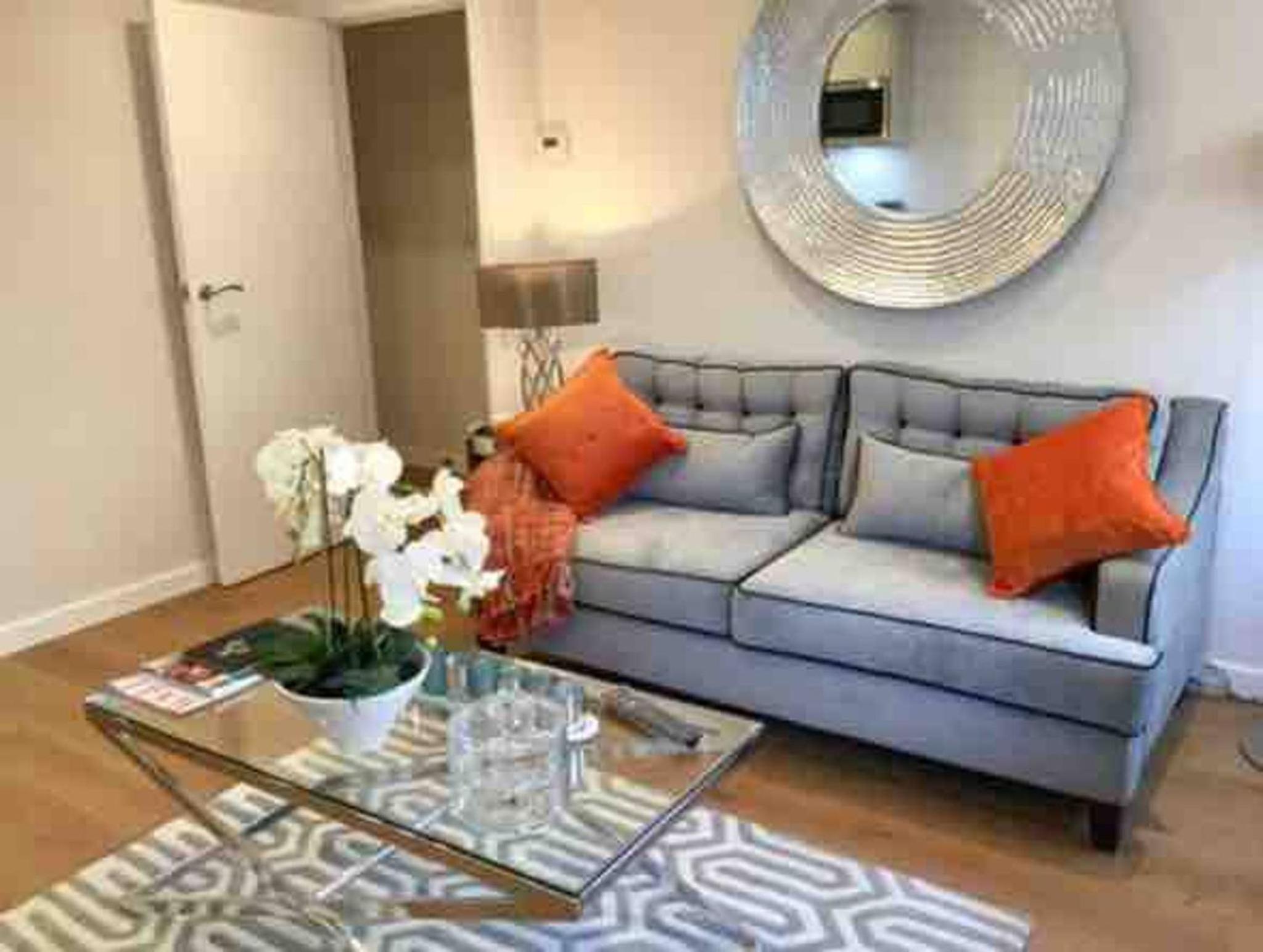 2 Bed Serviced Apt With Patio, South Kensington