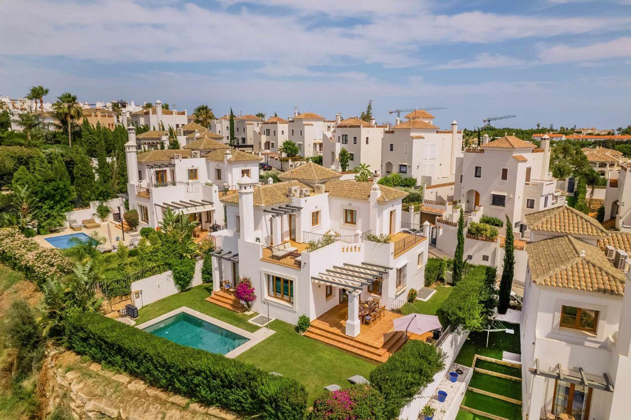 Villa con piscina climatizada y vistas al Golf photo 2