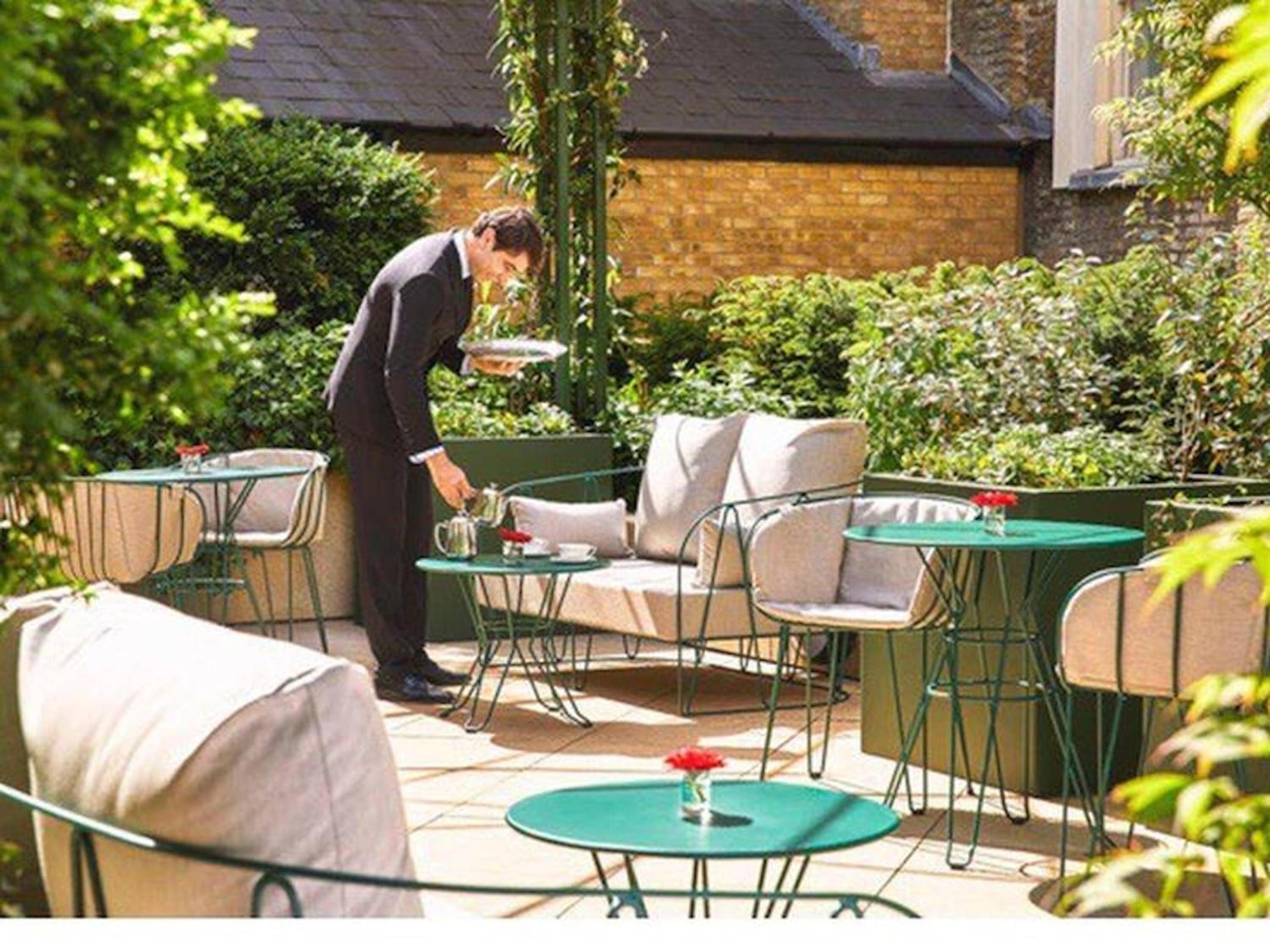 Luxury Serviced Flat With Private Patio, Mayfair view 4