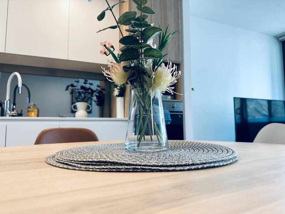 Garden View 1bd Apt @CBD Free Parking