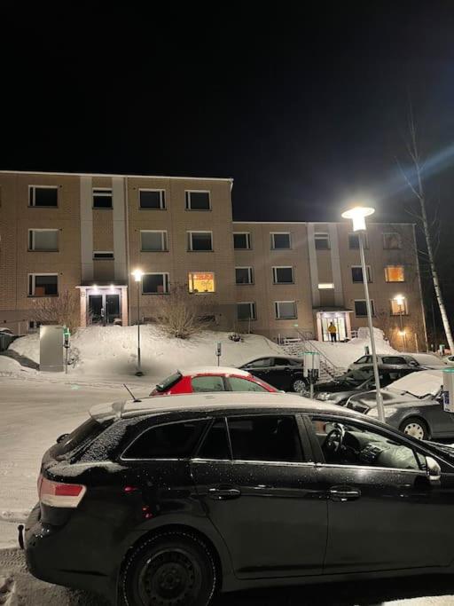 Tilava kaksio, saunalla ja sähköauton latauksella.