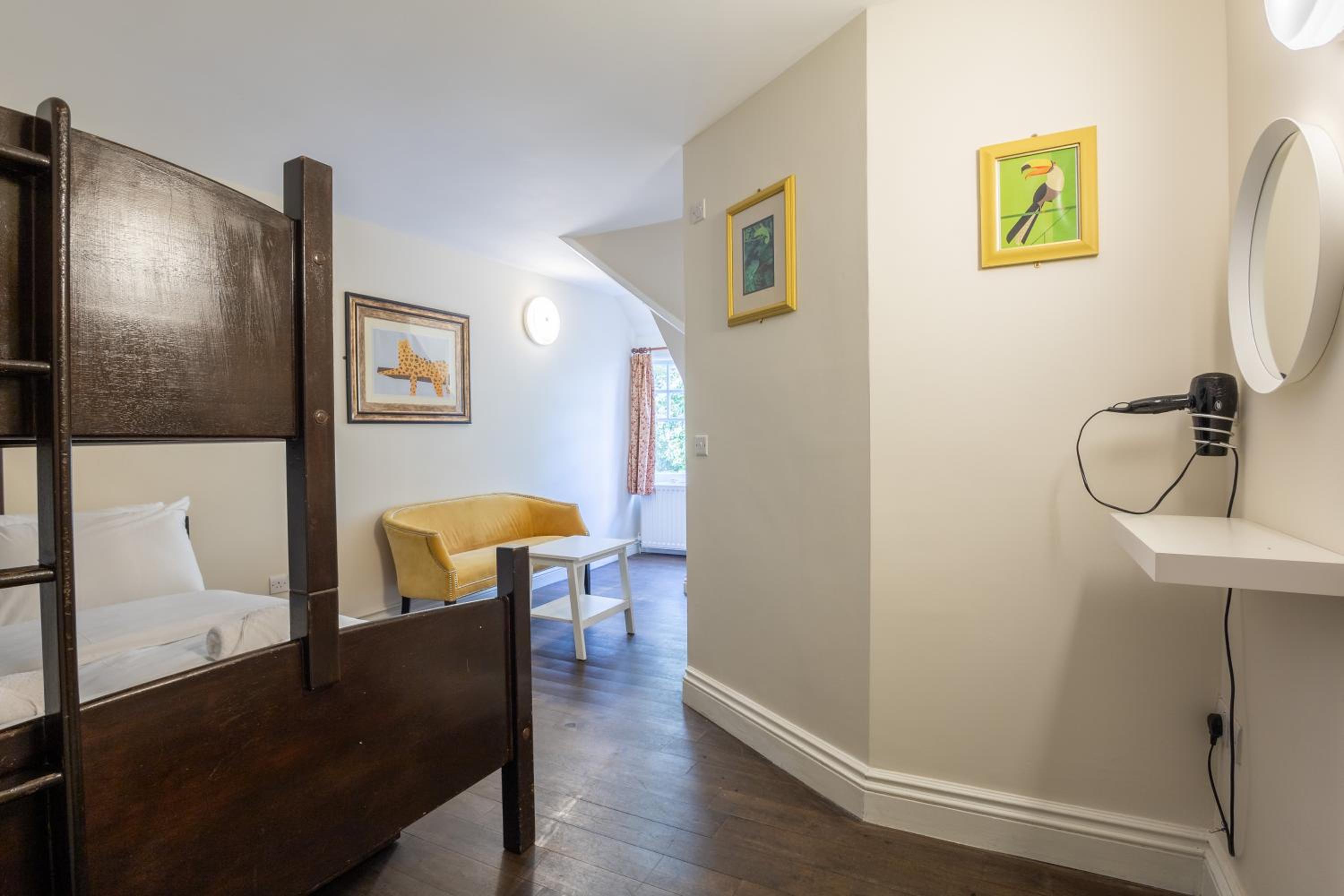 Palmers Lodge Swiss Cottage