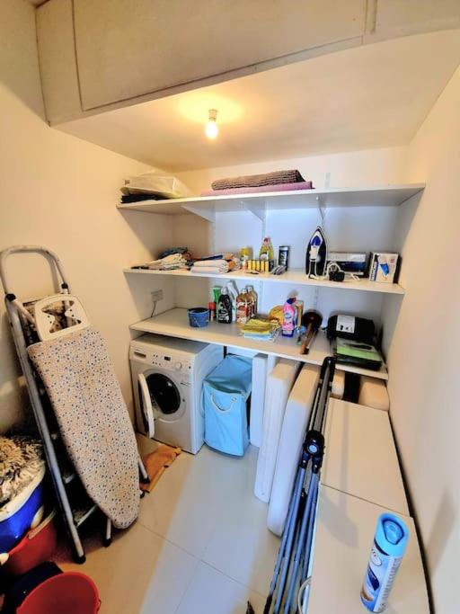 Peaceful penthouse with views 3 min walk to the beach