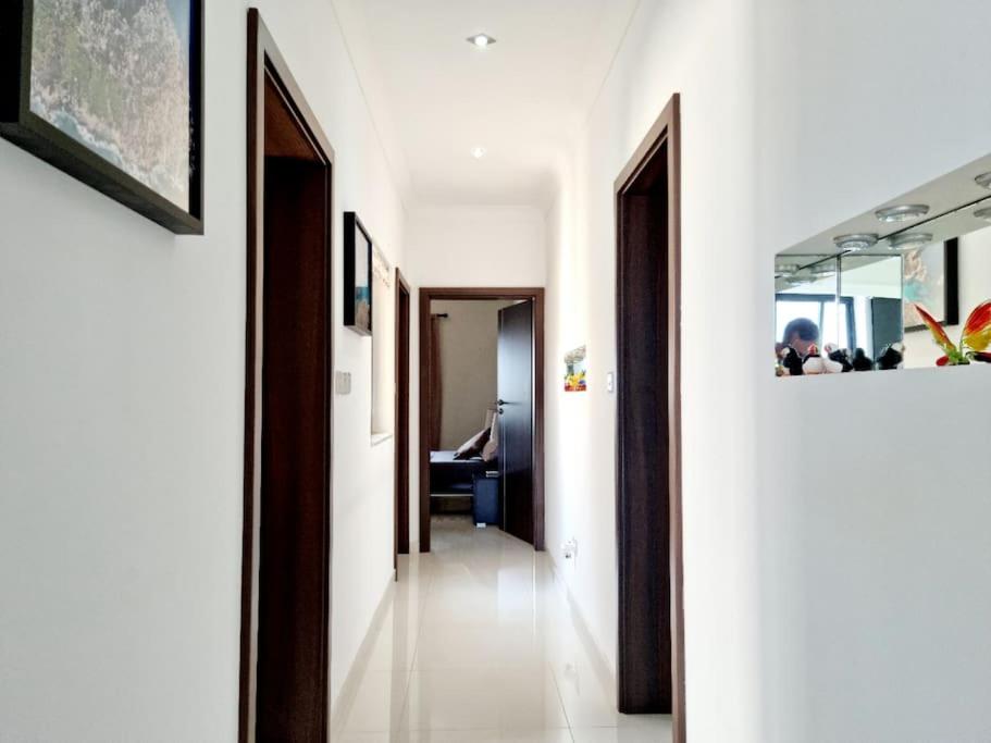 Peaceful penthouse with views 3 min walk to the beach