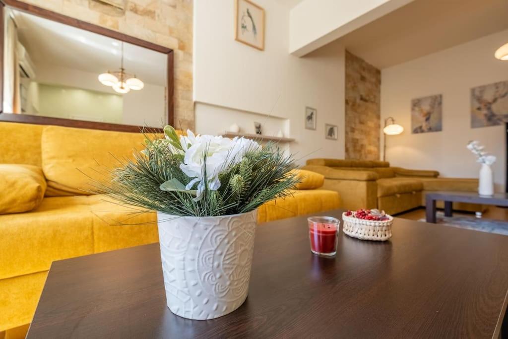 Aristocratic Place, TOP location