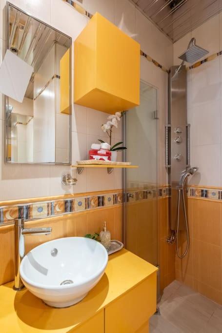 Aristocratic Place, TOP location