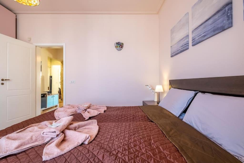 Aristocratic Place, TOP location