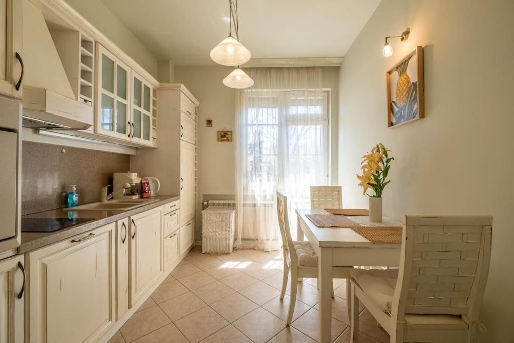 Aristocratic Place, TOP location