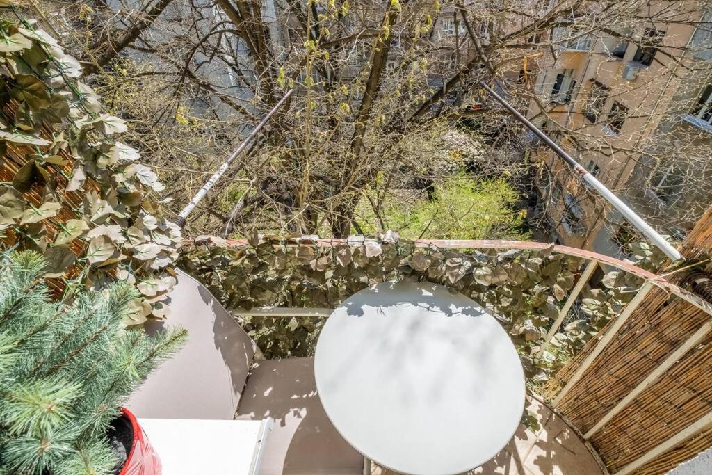 Aristocratic Place, TOP location