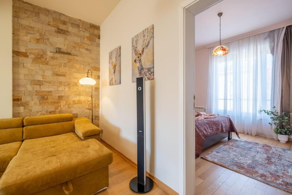 Aristocratic Place, TOP location