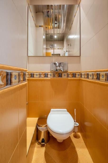 Aristocratic Place, TOP location