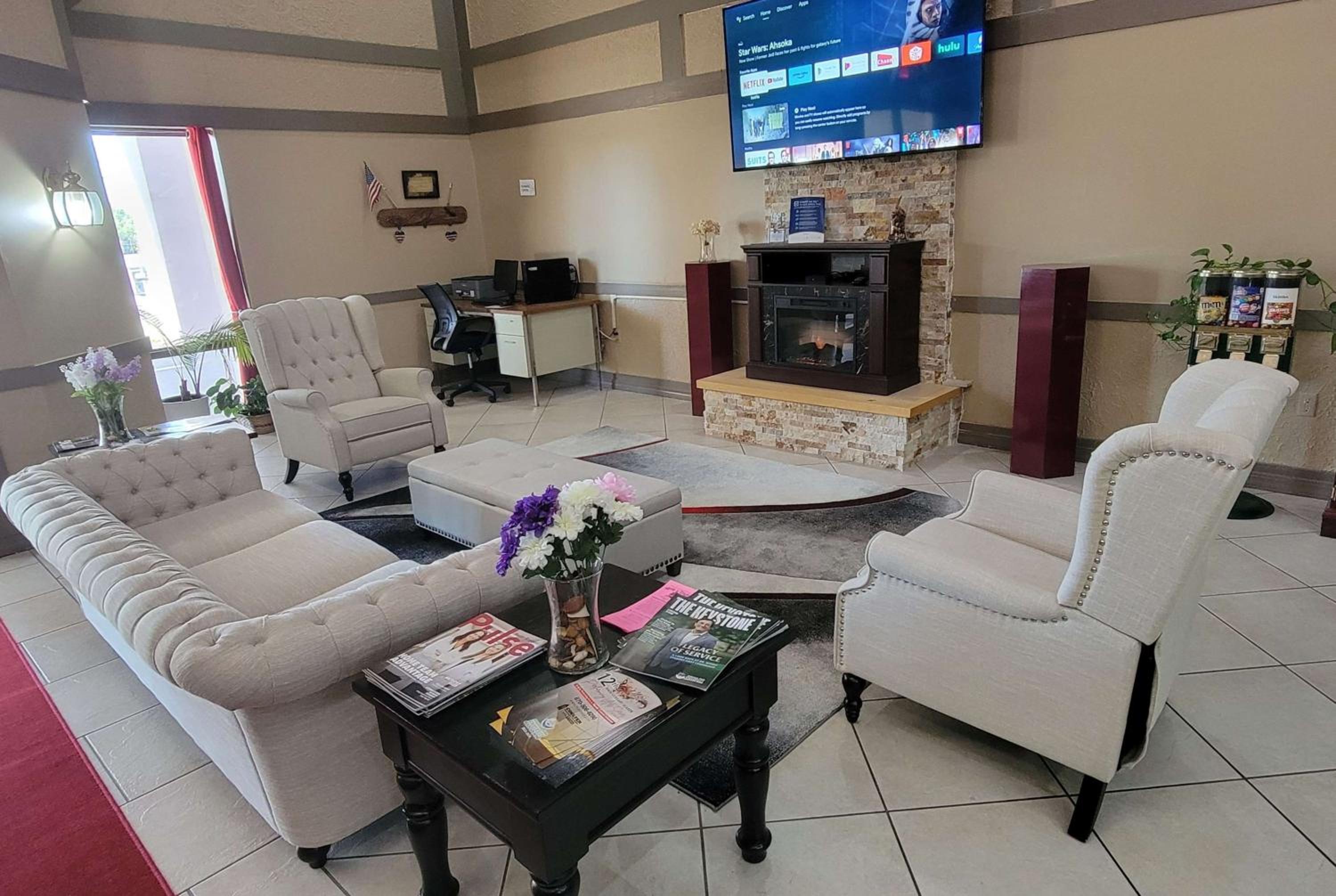 Ramada by Wyndham Mountain Home view 5