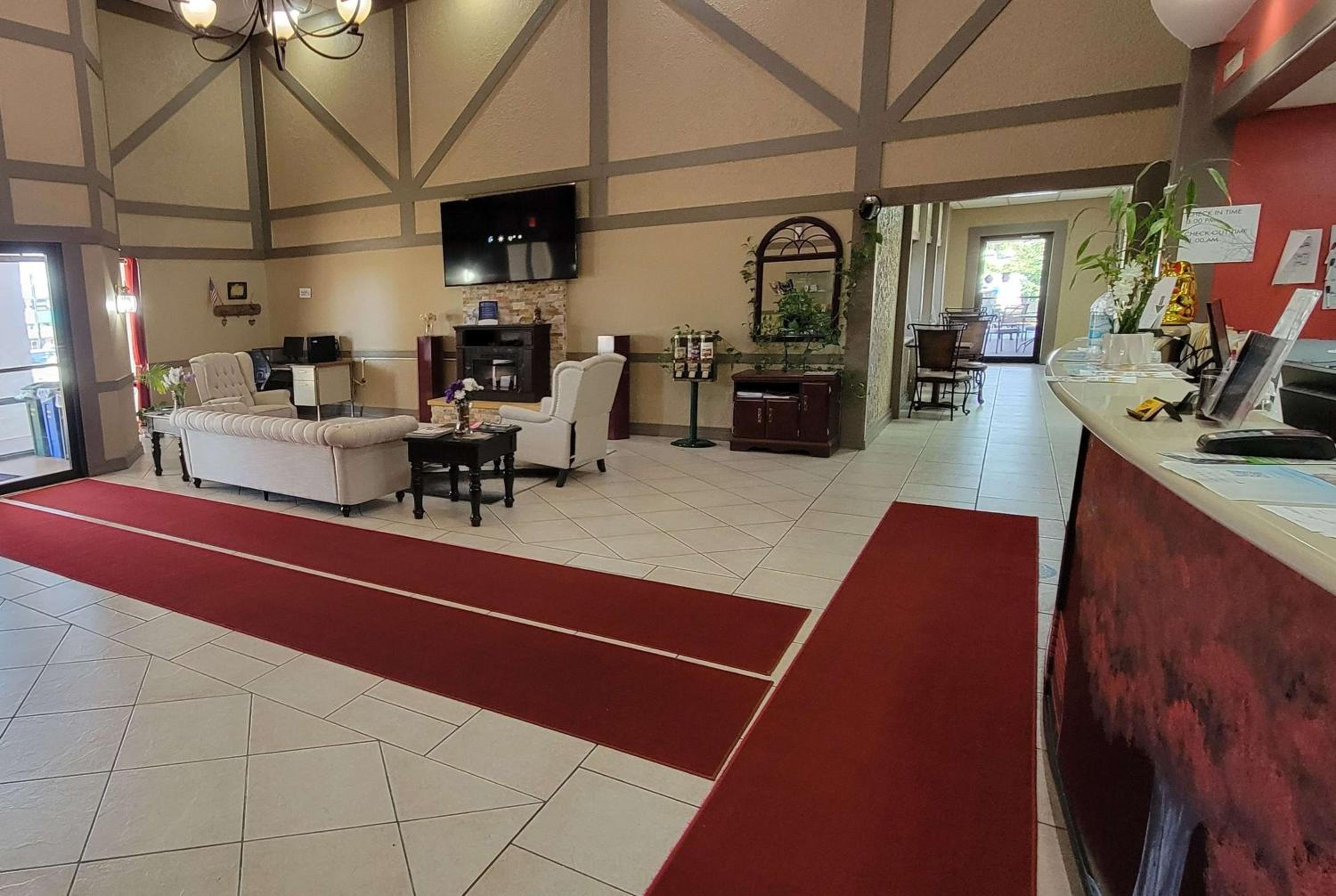 Ramada by Wyndham Mountain Home view 4