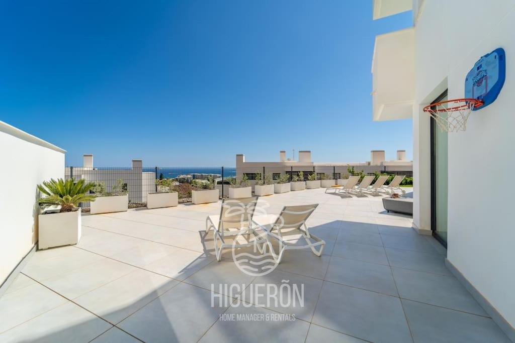 HigueronRentals Garden Villa jacuzzi
