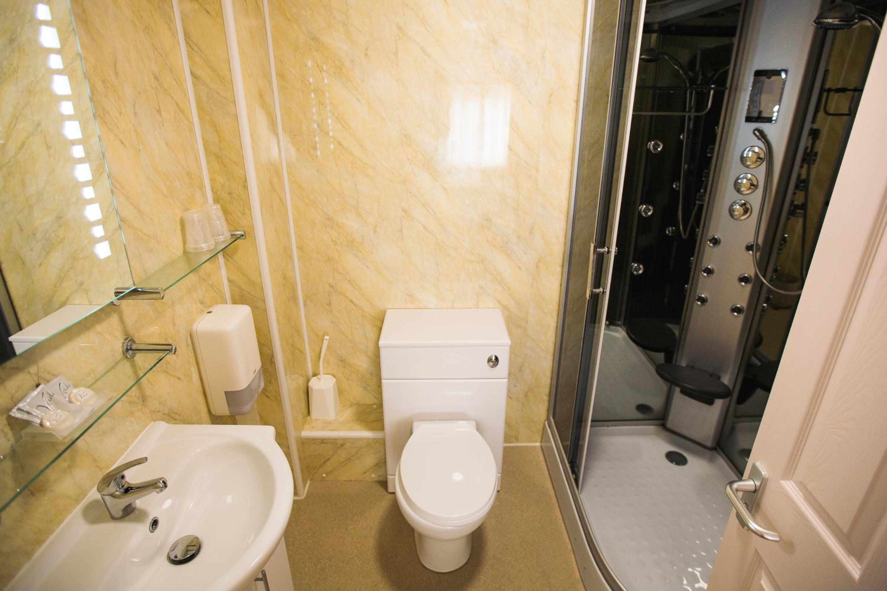 Pembroke Vacations - The Coach House Hotel - Property Image 3