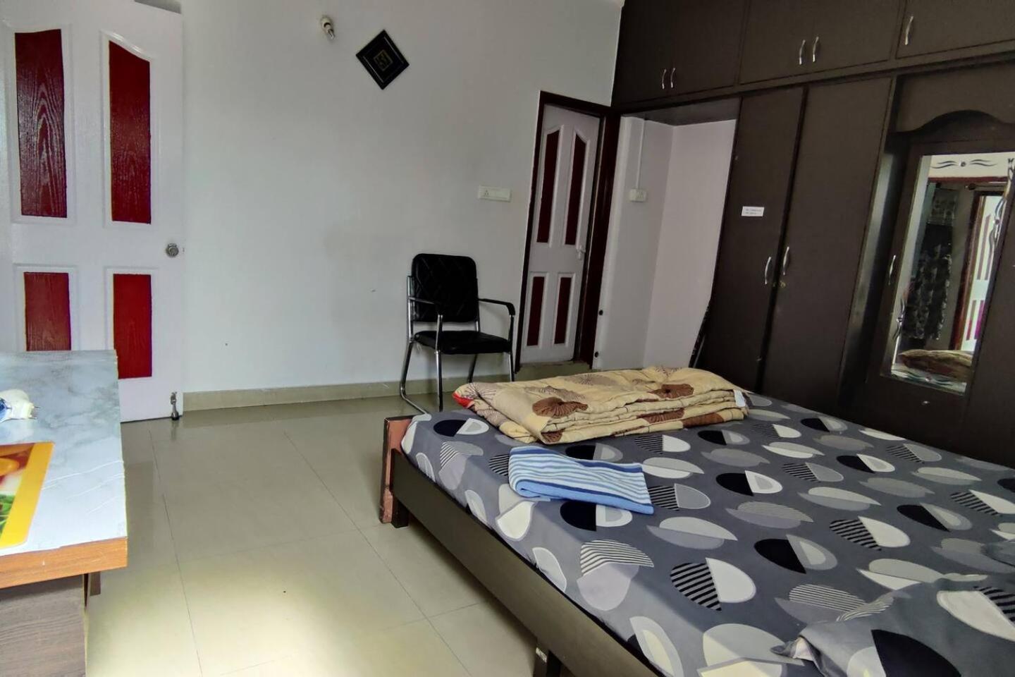 Luxurious 3 BHK premium flat with pool & free parking view 5