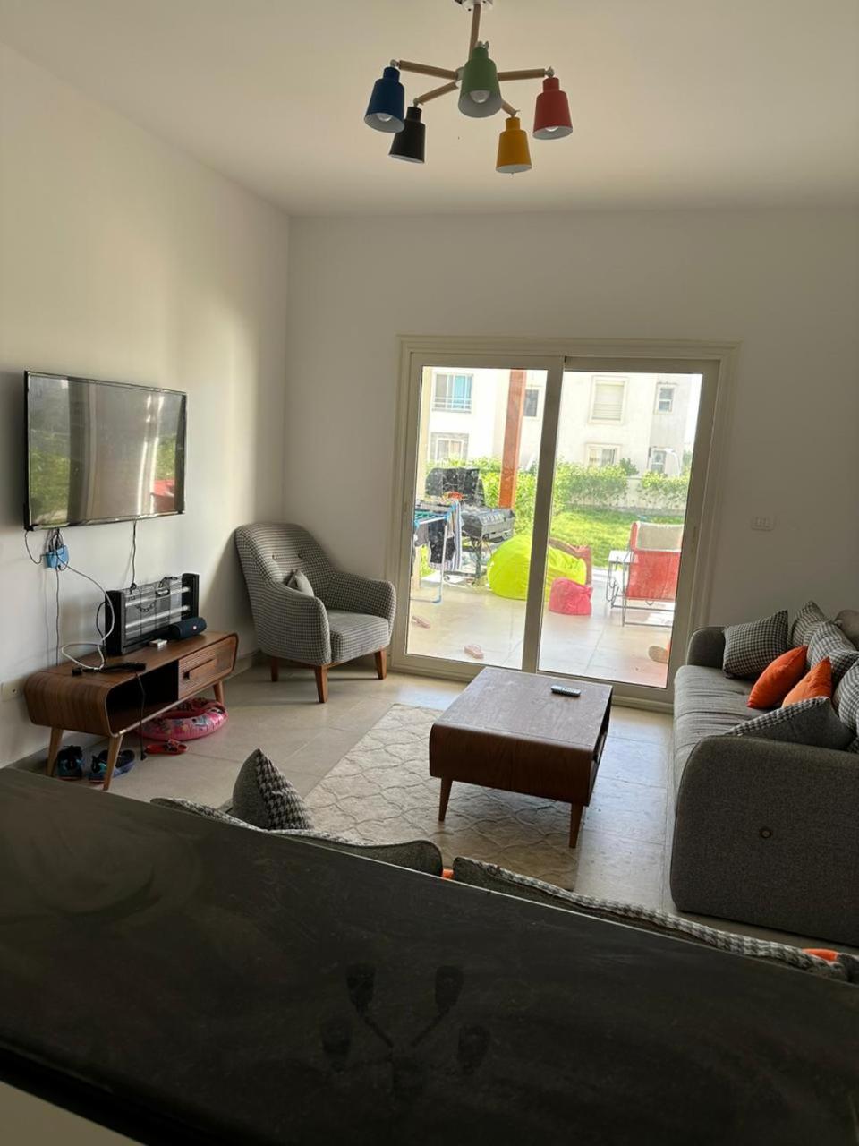 2 Bedroom Modern Garden Grill Chalet view 3