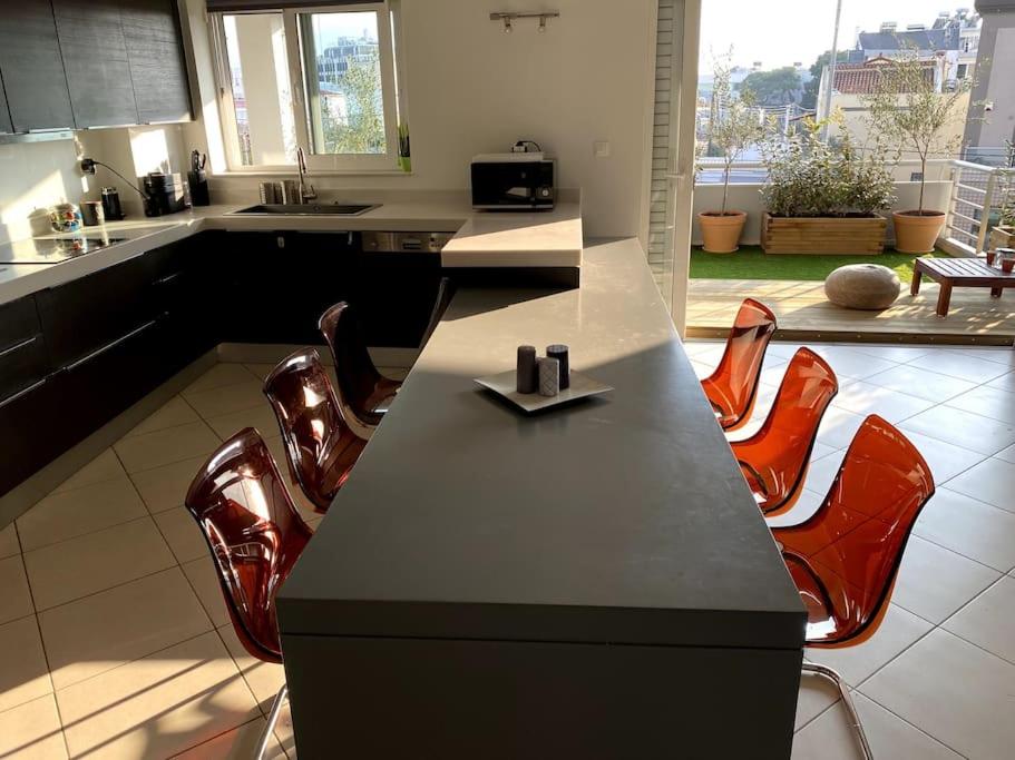 Spacious and Sunkissed 3BR & 2 Bathrooms Apartment