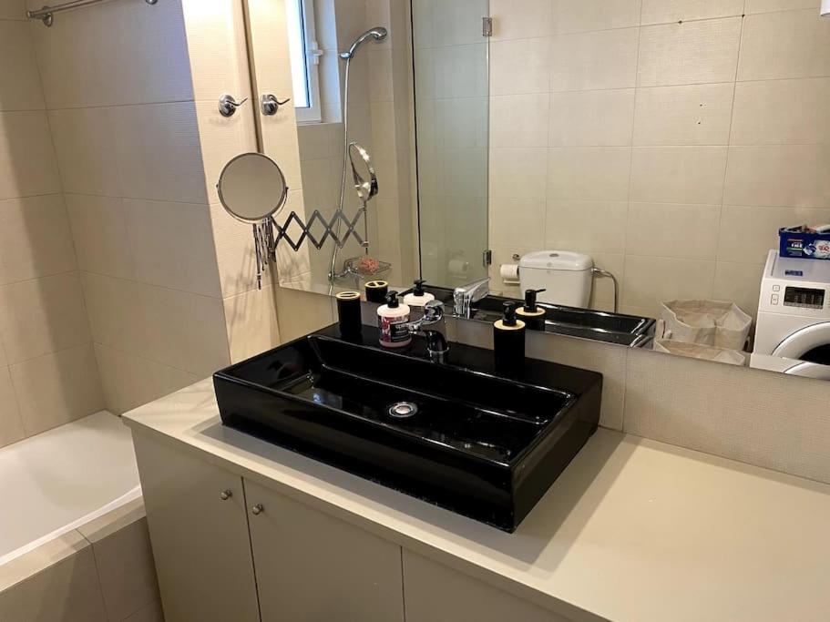 Spacious and Sunkissed 3BR & 2 Bathrooms Apartment