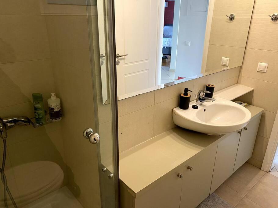 Spacious and Sunkissed 3BR & 2 Bathrooms Apartment