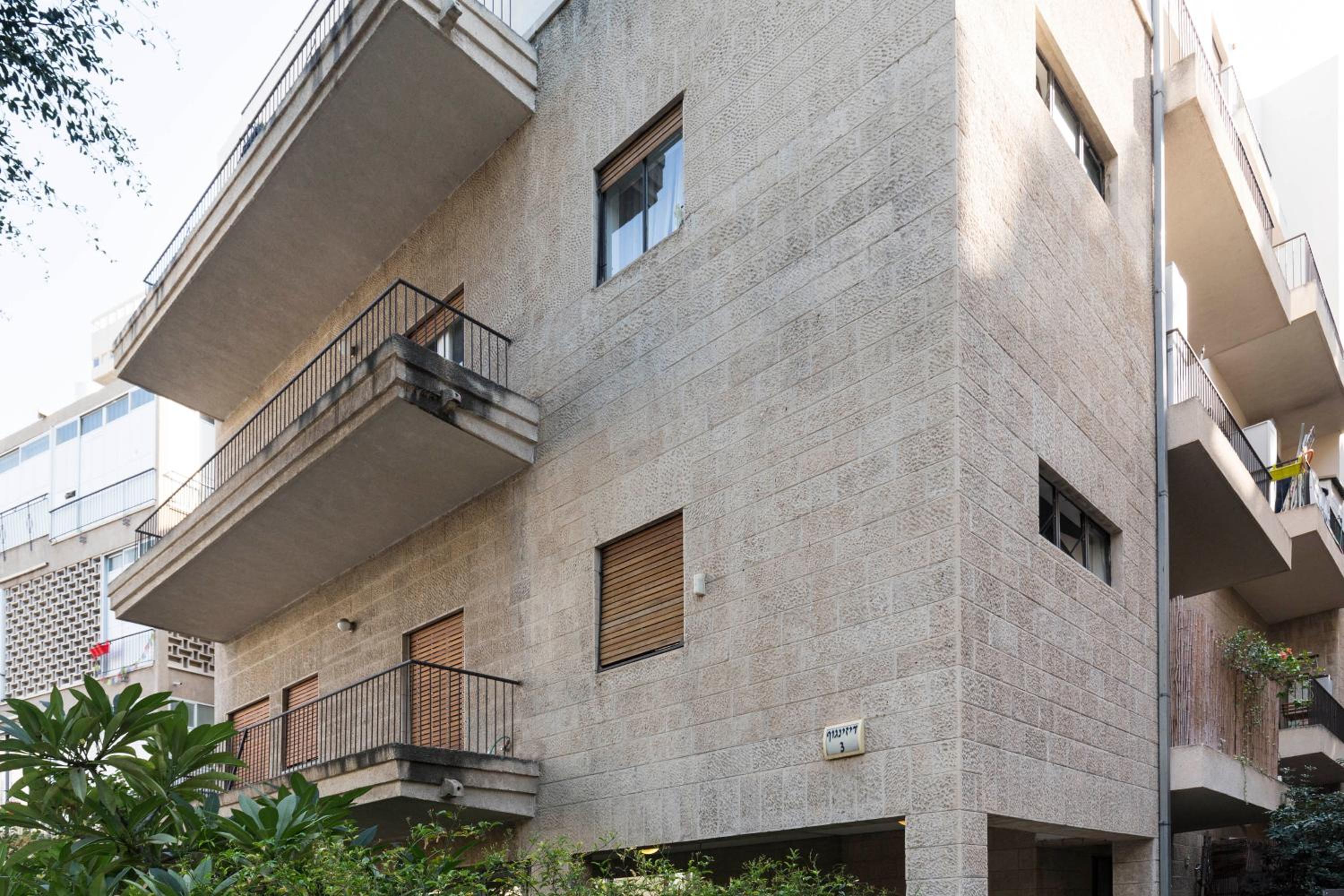 Unique Diznegoff by TLV2RENT view 3