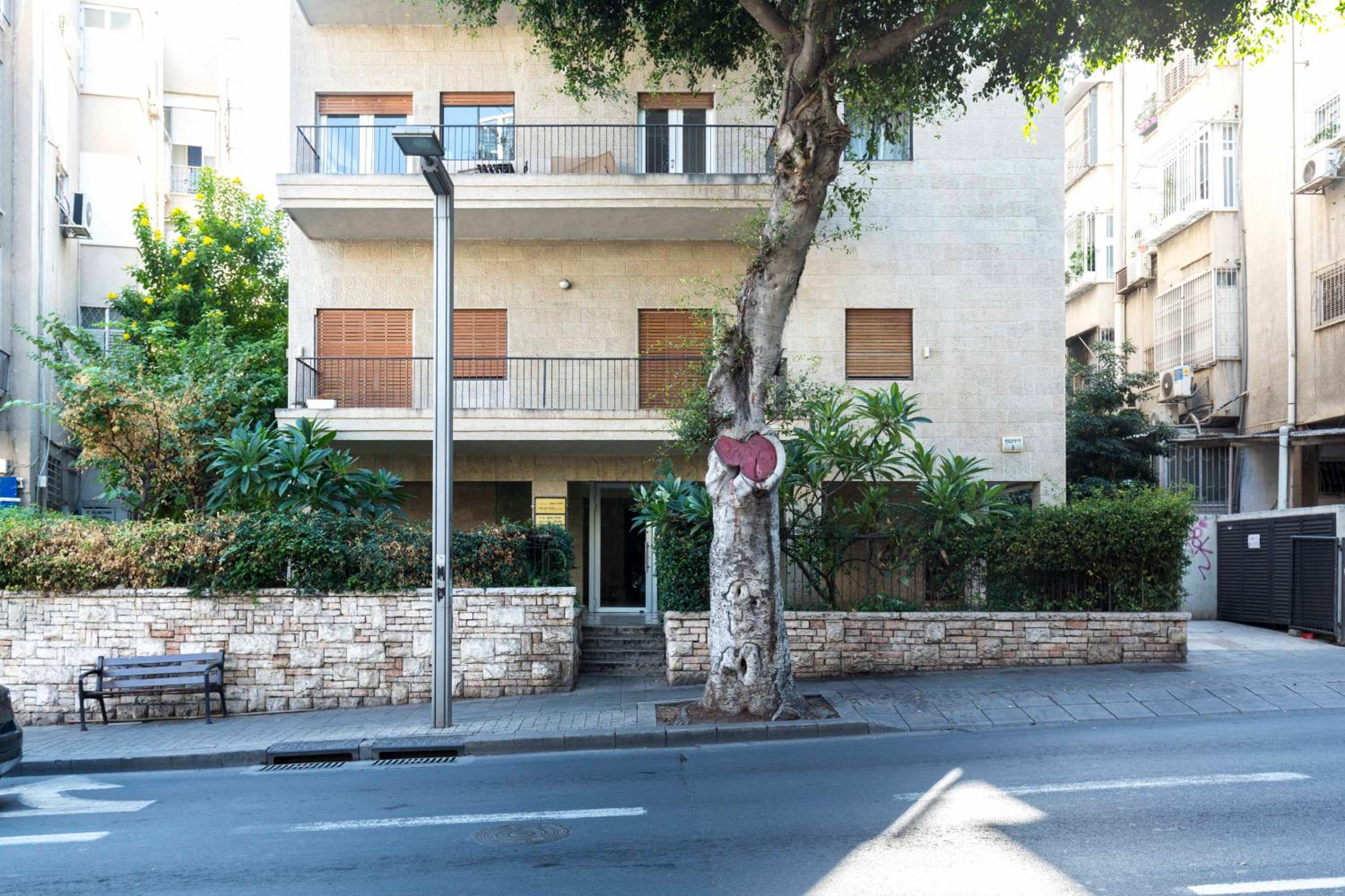 Unique Diznegoff by TLV2RENT view 2