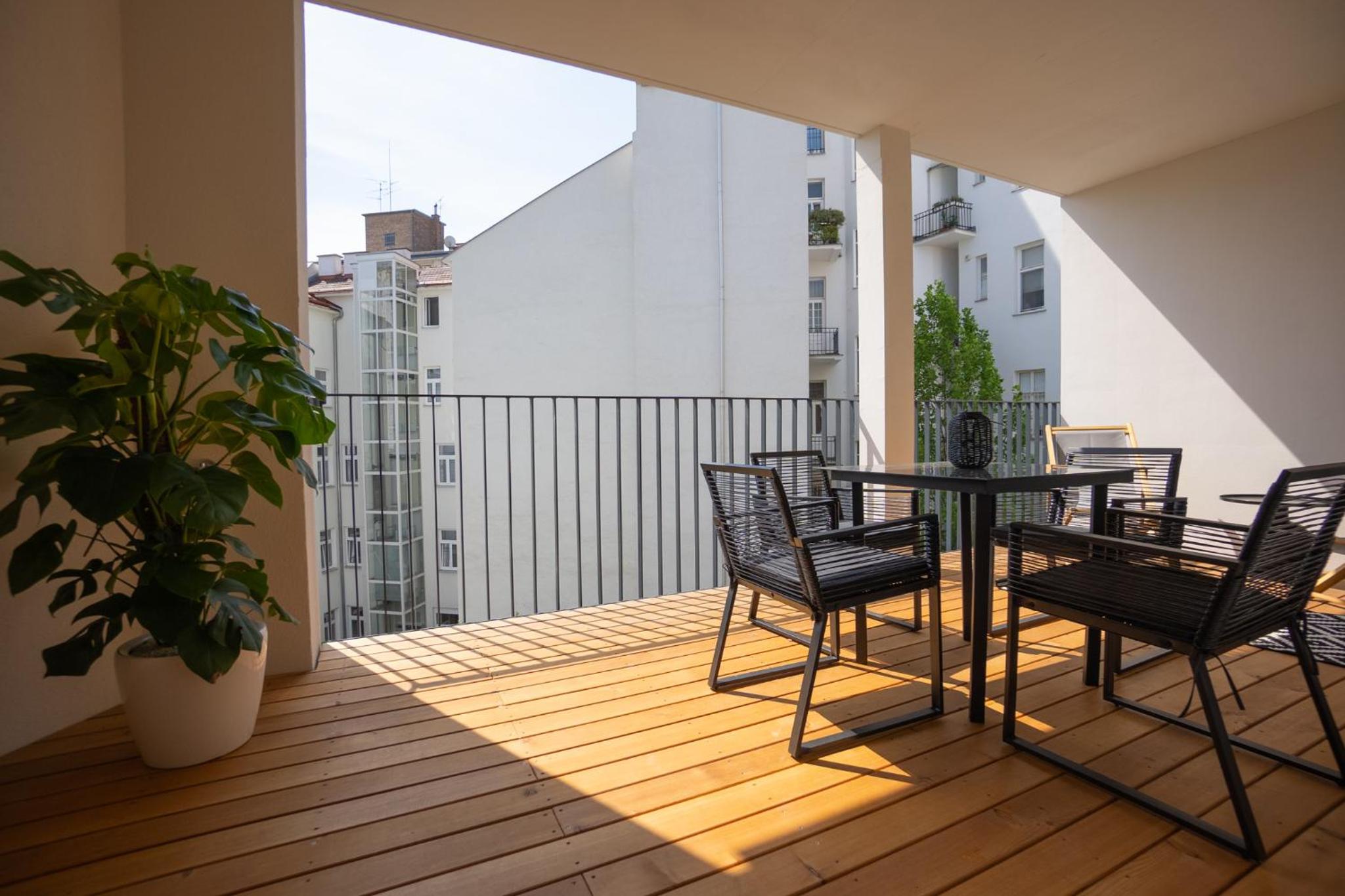 Bright stylish apartment with a huge terrace in a top location