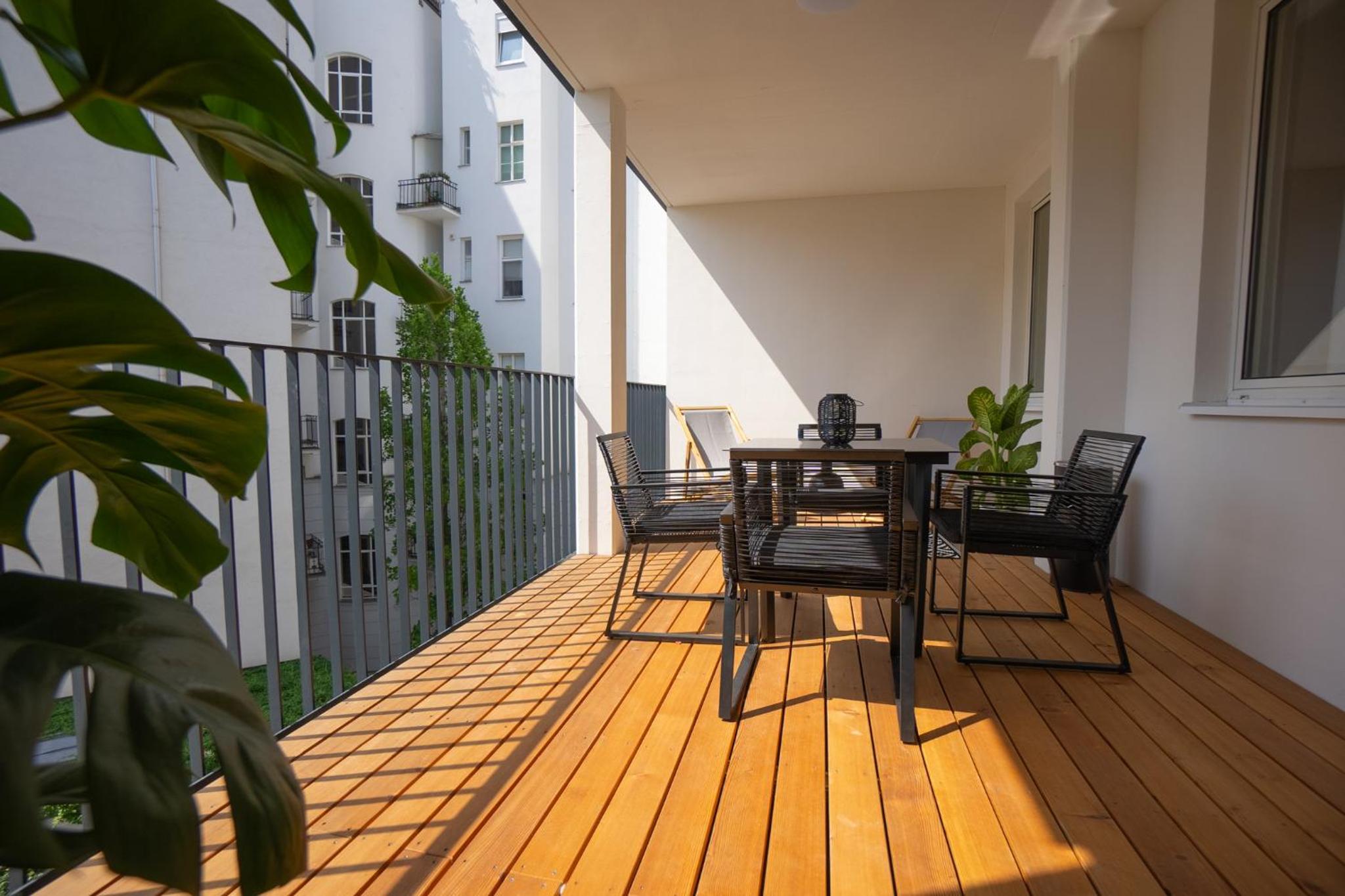 Bright stylish apartment with a huge terrace in a top location